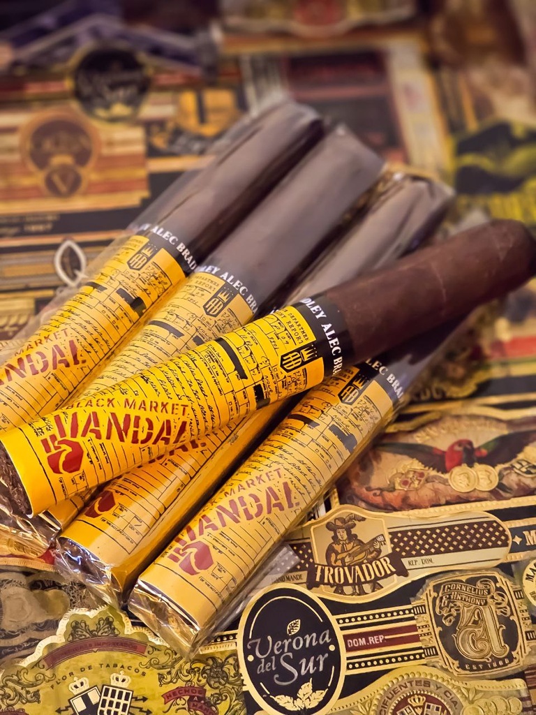 Alec Bradley Black Market Vandal