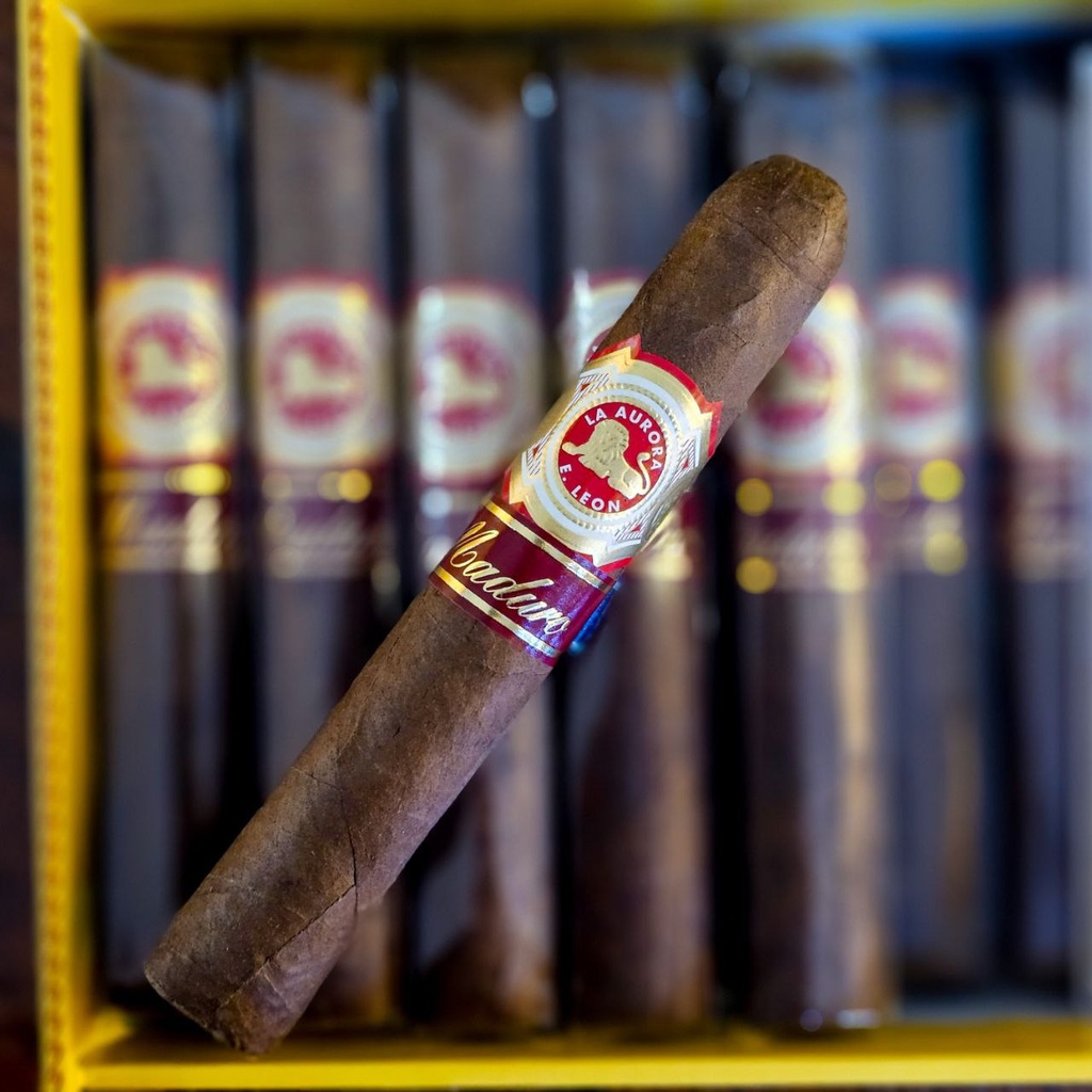 La Aurora Maduro Robusto