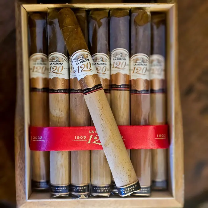 La Aurora 120 Aniversario Toro