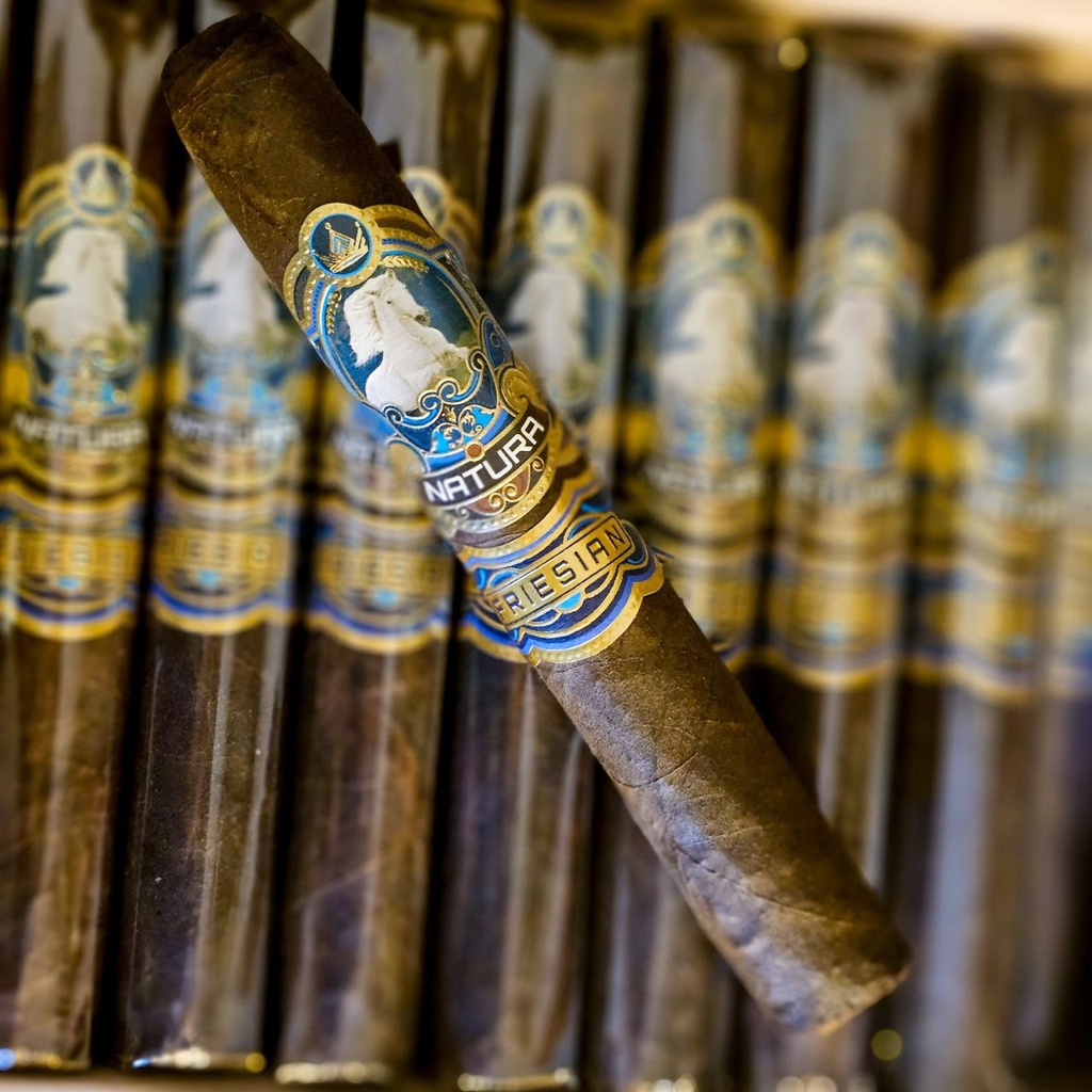 Natura Friesian Maduro Toro (6"x54)