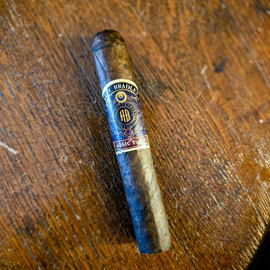 Alec Bradley Magic Toast Robusto (5.0"x52)