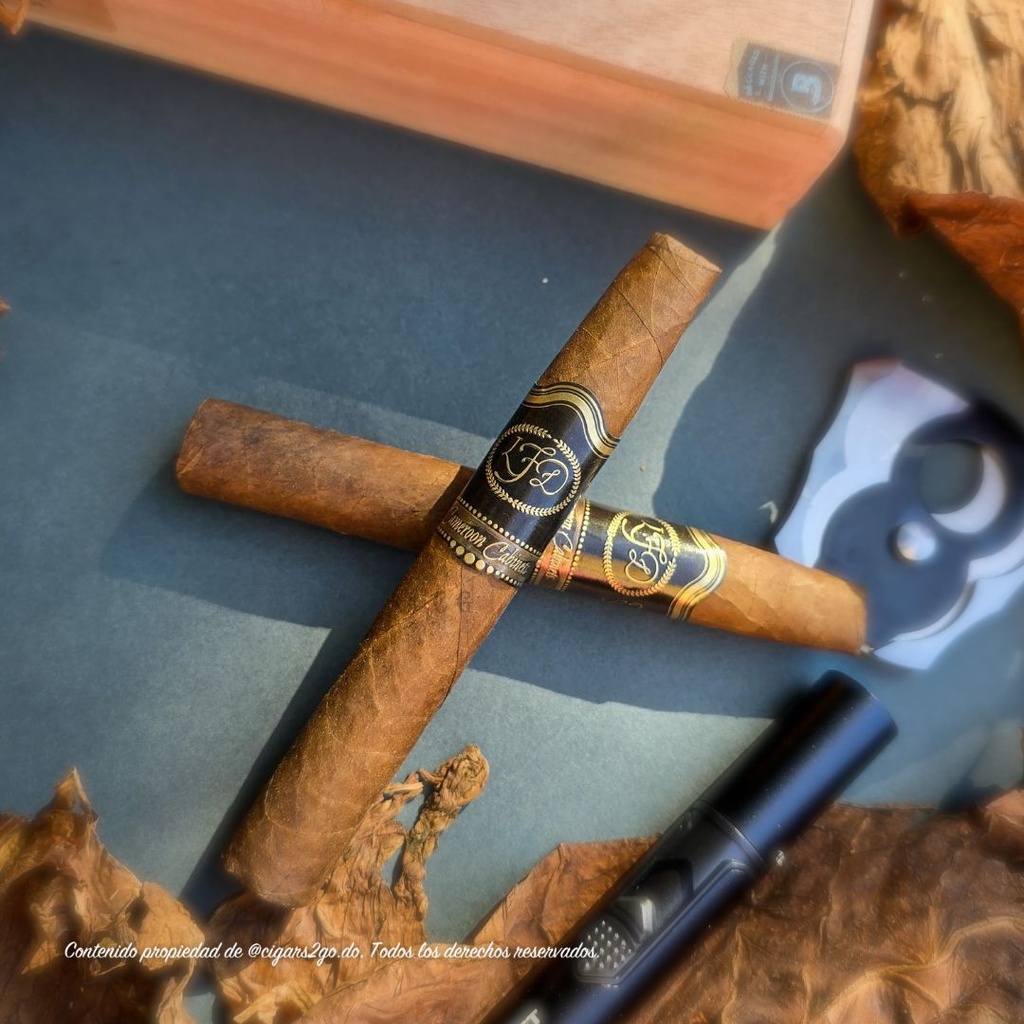 La Flor Dominicana Cameroon Cabinet Chisel