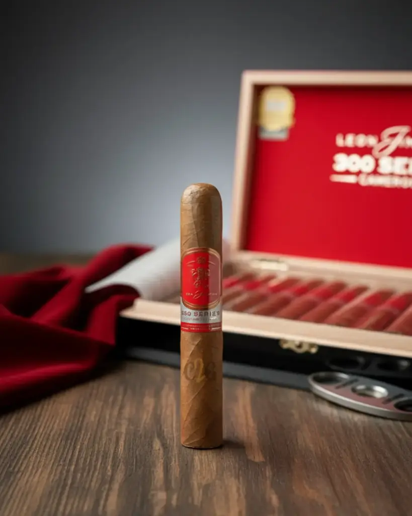 Leon Jimenez Serie 300 Cameroon Robusto