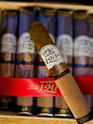 [AUR004] La Aurora 120 Aniversario Robusto