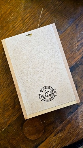 [CAJ002] Caja de Madera 5 Toro