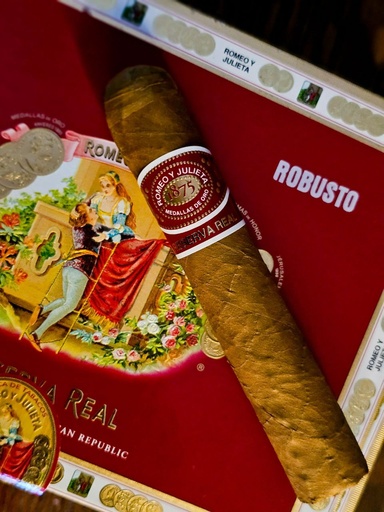 [RJU006] Romeo y Julieta Reserva Real Robusto (5” x 52)