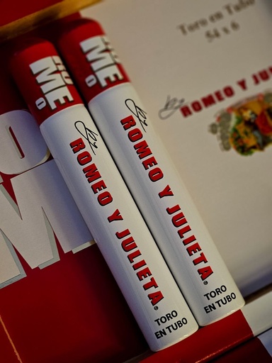 [RJU010] ROMEO by Romeo y Julieta Toro Tubo (6.0"x54)